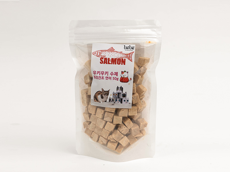 UKIUKI freeze-dried salmon cat treats 50g